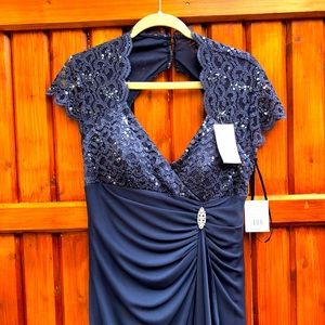 Mother of the Bride Bust 38 D 48” from bust to floor armpit to armpit 40.5”